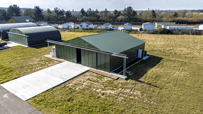 Stål flyhangar