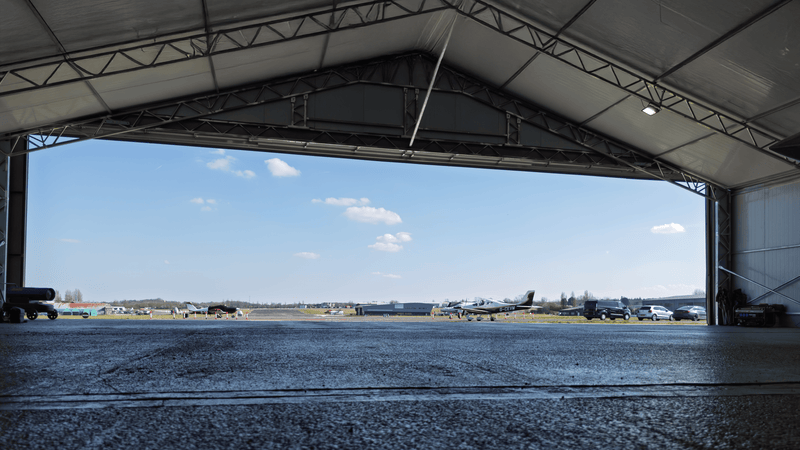 Stål flyhangar